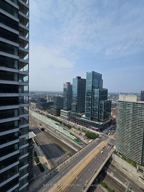 Photo 1 at 4210 - 1 Concord Cityplace Way, Waterfront Communities C1, Toronto