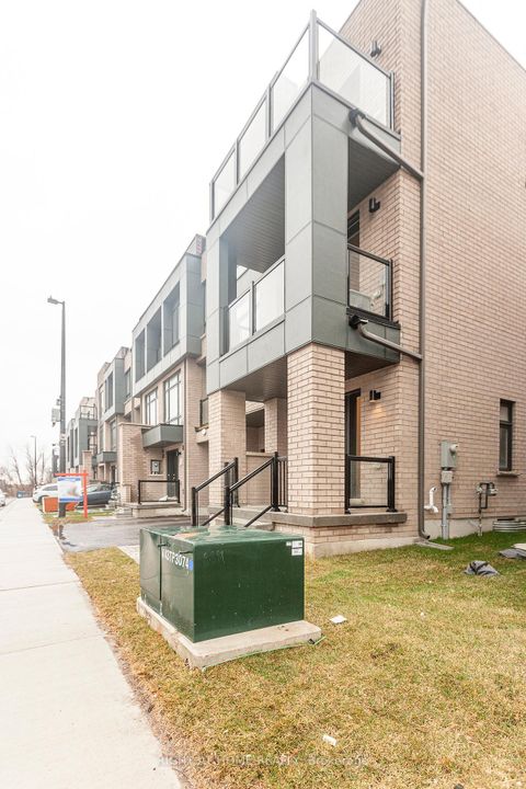 Photo 1 at 42 Dandara Gate, Steeles West Industrial, Vaughan