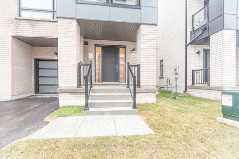 Photo 2 at 42 Dandara Gate, Steeles West Industrial, Vaughan