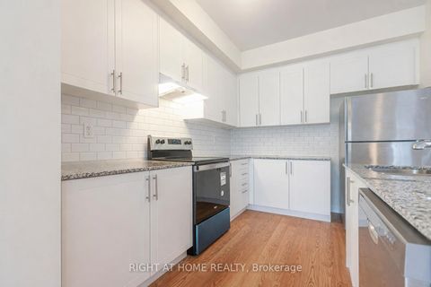 Photo 11 at 42 Dandara Gate, Steeles West Industrial, Vaughan