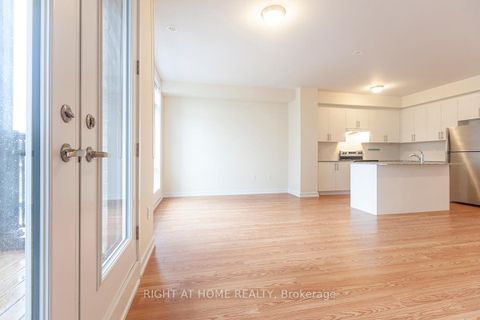 Photo 13 at 42 Dandara Gate, Steeles West Industrial, Vaughan