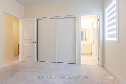 Photo 21 at 42 Dandara Gate, Steeles West Industrial, Vaughan