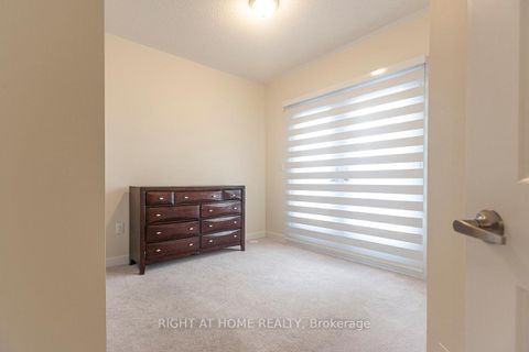 Photo 24 at 42 Dandara Gate, Steeles West Industrial, Vaughan