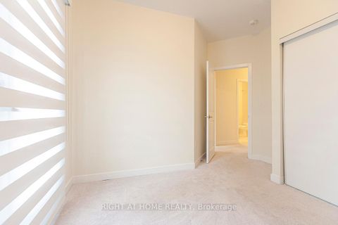 Photo 27 at 42 Dandara Gate, Steeles West Industrial, Vaughan