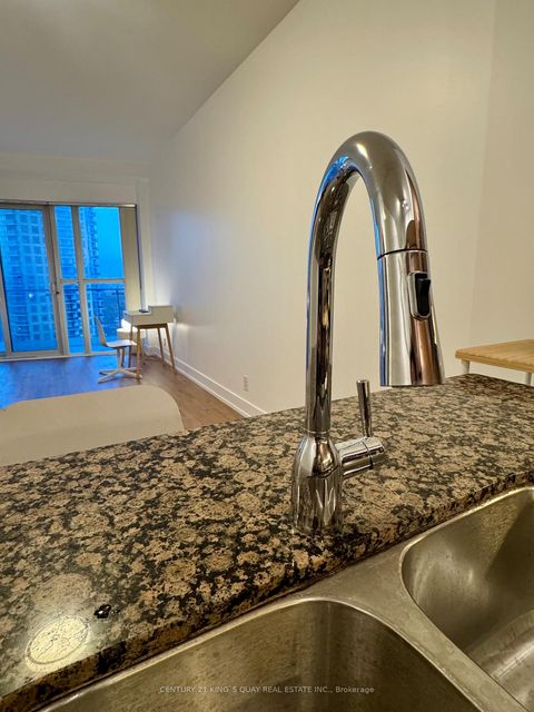 Photo 7 at 903 - 50 Absolute Avenue, City Centre, Mississauga