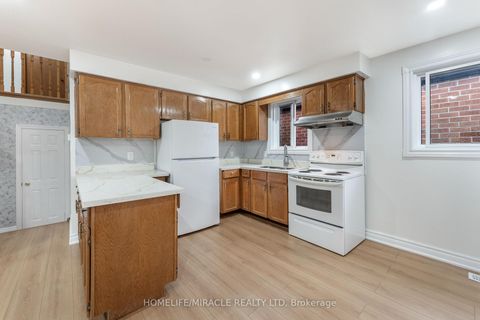 Photo 8 at 4 Greendowns Drive, Scarborough Village, Toronto