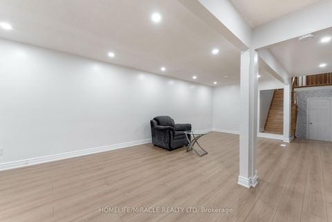 Photo 11 at 4 Greendowns Drive, Scarborough Village, Toronto