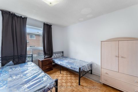 Photo 29 at 4 Greendowns Drive, Scarborough Village, Toronto