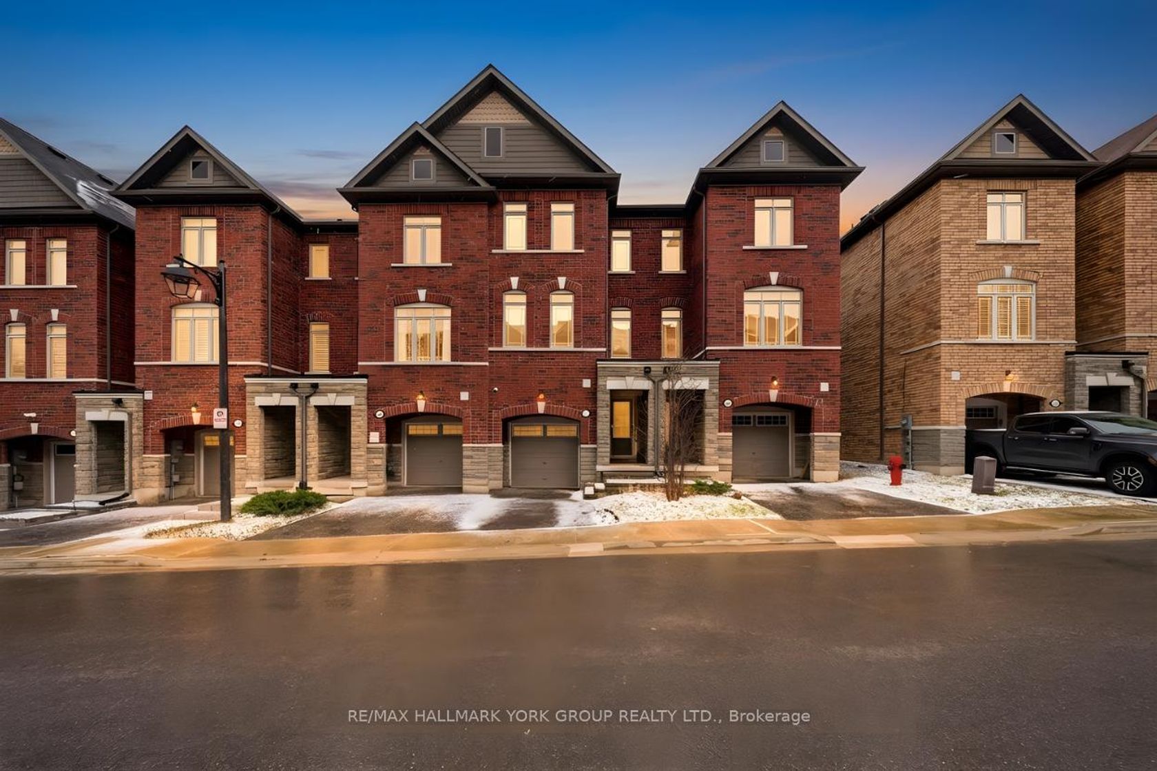 104 Gordon Circle, College Manor, Newmarket photo number 2