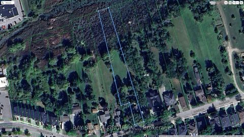 Photo 1 at 26 Douglas Road, Oak Ridges Lake Wilcox, Richmond Hill