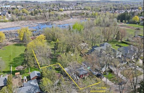 Photo 3 at 26 Douglas Road, Oak Ridges Lake Wilcox, Richmond Hill