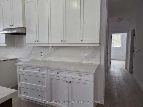 Photo 9 at 3183 Cove Avenue, Rural Innisfil, Innisfil