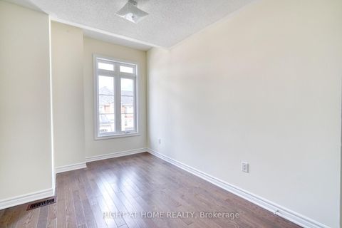 Photo 28 at 53 Sandwell Street, Vellore Village, Vaughan