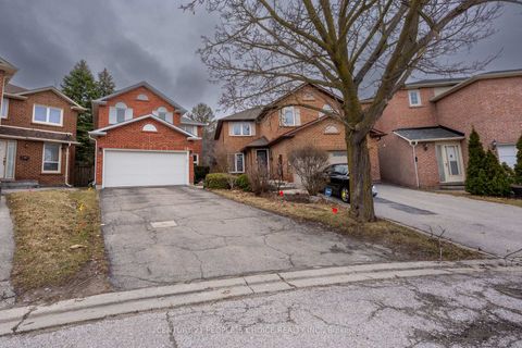 Photo 1 at 15 Kilbarry Court, South Richvale, Richmond Hill