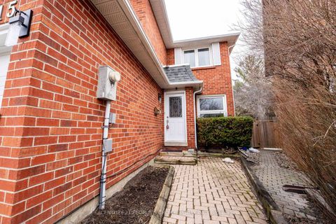 Photo 2 at 15 Kilbarry Court, South Richvale, Richmond Hill