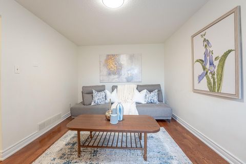 Photo 7 at 15 Kilbarry Court, South Richvale, Richmond Hill