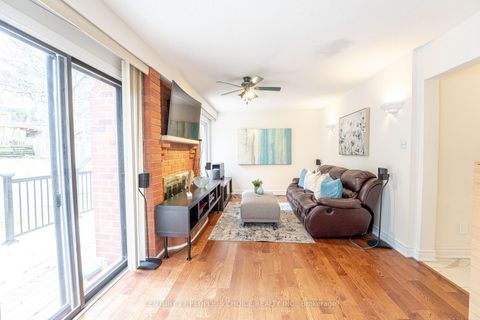 Photo 13 at 15 Kilbarry Court, South Richvale, Richmond Hill