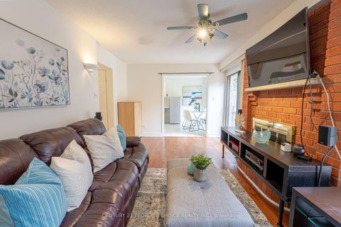 Photo 16 at 15 Kilbarry Court, South Richvale, Richmond Hill