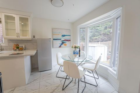 Photo 17 at 15 Kilbarry Court, South Richvale, Richmond Hill