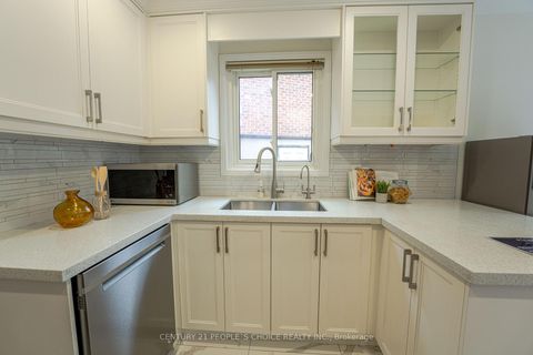 Photo 21 at 15 Kilbarry Court, South Richvale, Richmond Hill