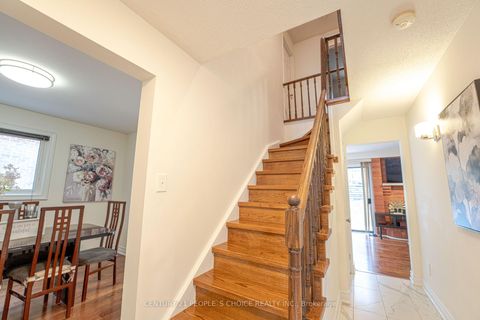 Photo 25 at 15 Kilbarry Court, South Richvale, Richmond Hill