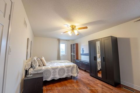 Photo 26 at 15 Kilbarry Court, South Richvale, Richmond Hill