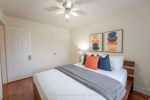 Photo 32 at 15 Kilbarry Court, South Richvale, Richmond Hill