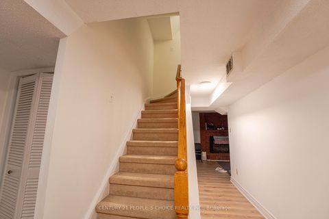 Photo 41 at 15 Kilbarry Court, South Richvale, Richmond Hill