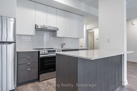 Photo 11 at 210 - 145 Canon Jackson Drive, Greenbrook, Toronto