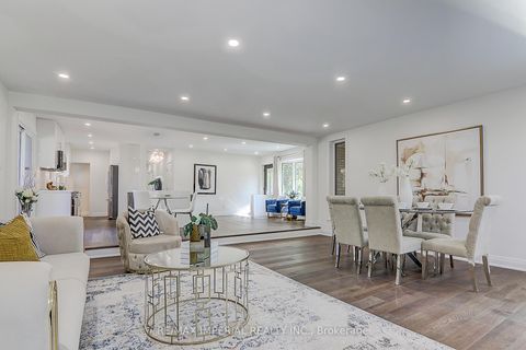 Photo 23 at 98 Belfry Drive, Leslie Valley, Newmarket