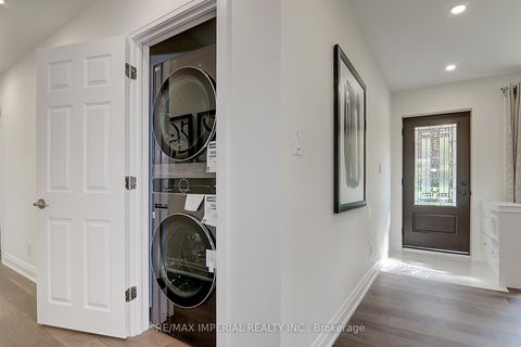 Photo 25 at 98 Belfry Drive, Leslie Valley, Newmarket