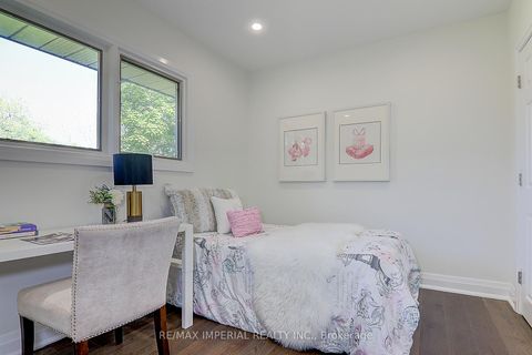 Photo 29 at 98 Belfry Drive, Leslie Valley, Newmarket