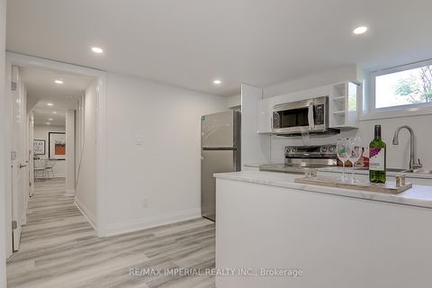 Photo 41 at 98 Belfry Drive, Leslie Valley, Newmarket