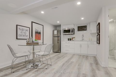 Photo 42 at 98 Belfry Drive, Leslie Valley, Newmarket