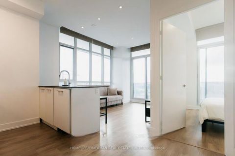 Photo 2 at 234 - 9471 Yonge Street, Observatory, Richmond Hill