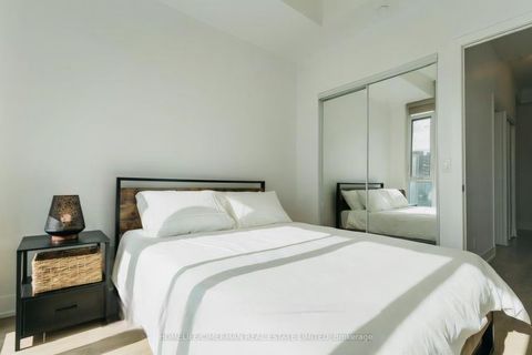 Photo 6 at 234 - 9471 Yonge Street, Observatory, Richmond Hill