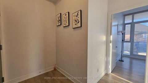 Photo 7 at 234 - 9471 Yonge Street, Observatory, Richmond Hill