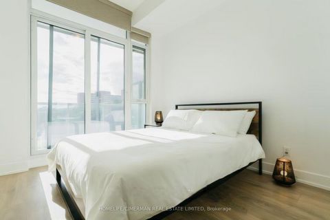 Photo 9 at 234 - 9471 Yonge Street, Observatory, Richmond Hill