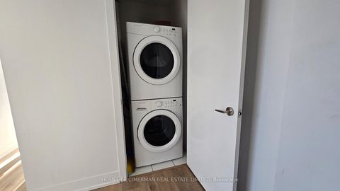 Photo 10 at 234 - 9471 Yonge Street, Observatory, Richmond Hill