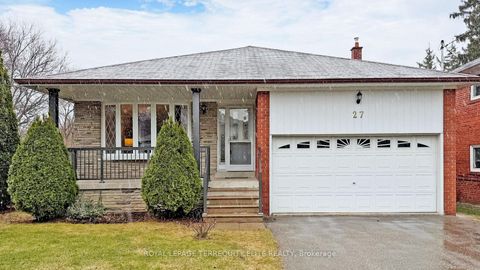 Photo 1 at 27 Doverwood Court, Newtonbrook East, Toronto