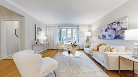 Photo 5 at 27 Doverwood Court, Newtonbrook East, Toronto