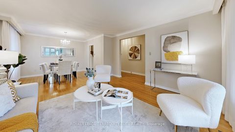 Photo 8 at 27 Doverwood Court, Newtonbrook East, Toronto