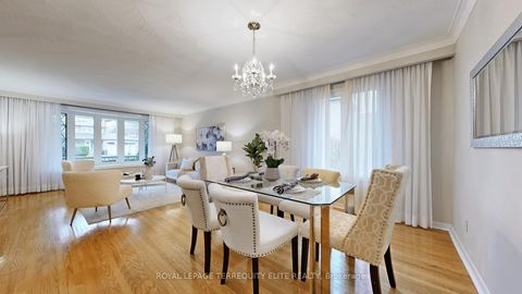 Photo 9 at 27 Doverwood Court, Newtonbrook East, Toronto