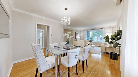 Photo 10 at 27 Doverwood Court, Newtonbrook East, Toronto
