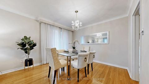 Photo 11 at 27 Doverwood Court, Newtonbrook East, Toronto