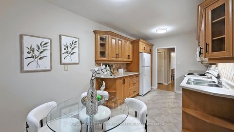 Photo 19 at 27 Doverwood Court, Newtonbrook East, Toronto