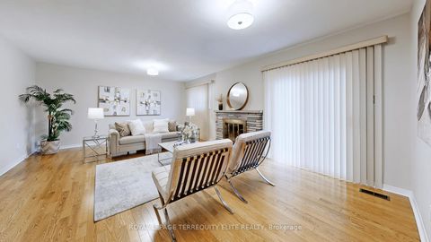 Photo 25 at 27 Doverwood Court, Newtonbrook East, Toronto