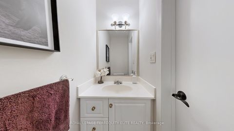 Photo 31 at 27 Doverwood Court, Newtonbrook East, Toronto