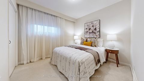 Photo 38 at 27 Doverwood Court, Newtonbrook East, Toronto