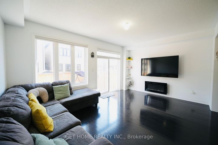 Photo 4 at 29 Goulston Street, Northwest Brampton, Brampton